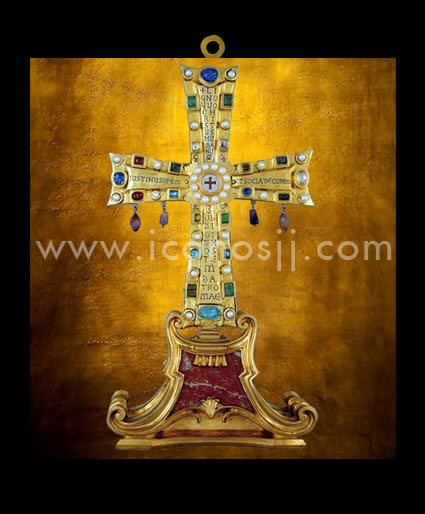 MCOM7 - Cruz del Vaticano